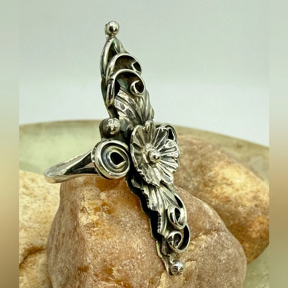 Native American 925 Floral Leaf Statement Ring by Harry B. Yazzie – NWOT